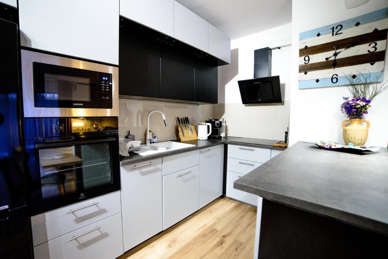 Apartamenty Via Marina Breslavia Esterno foto