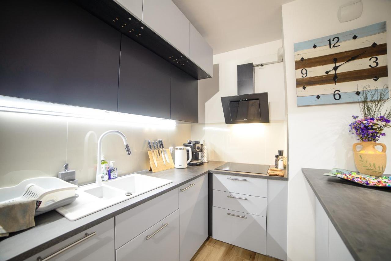 Apartamenty Via Marina Breslavia Esterno foto